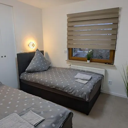 Modernes 3-zimmer In Mit Balkon Apartament